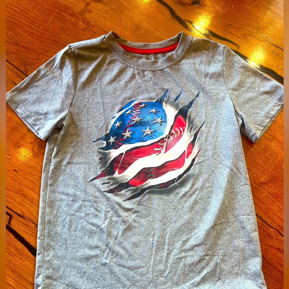 BASEBALL shirt. BCG brand. Size Small 6-7.